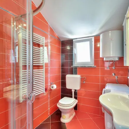 Suzy Gostinjska kuća 3*